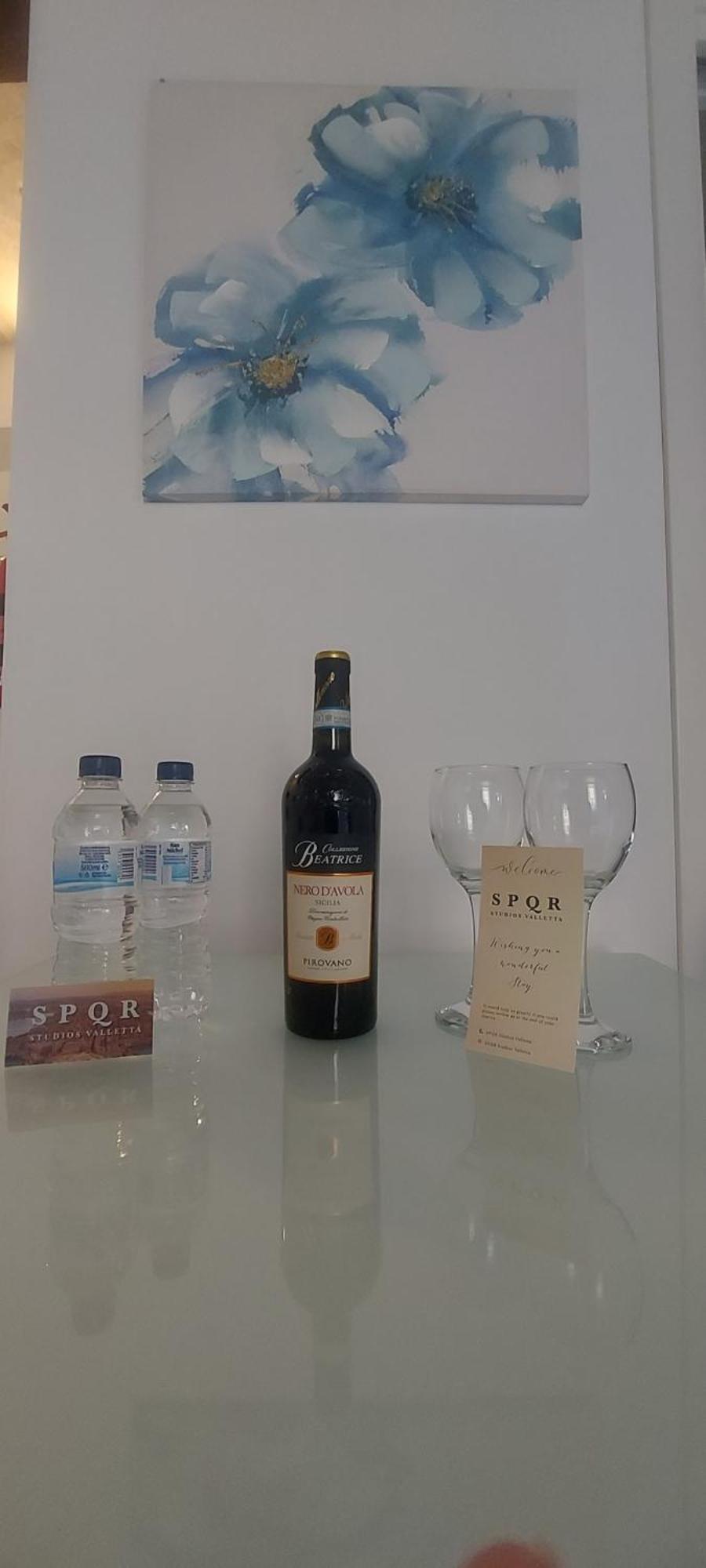 Spqr Studios Valletta Luaran gambar