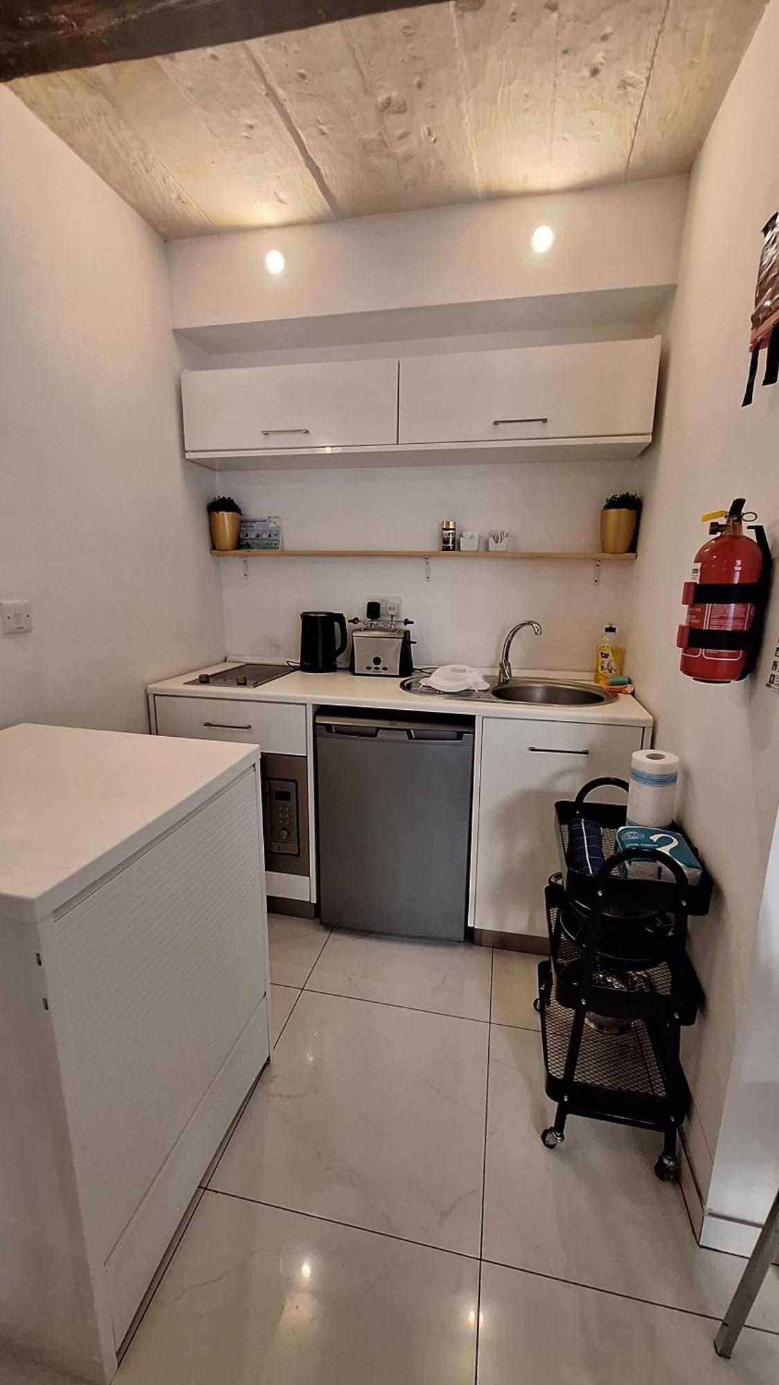 Spqr Studios Valletta Luaran gambar